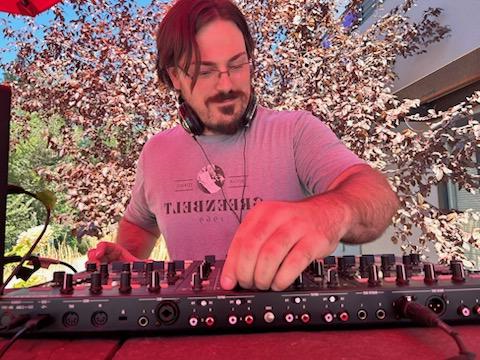 JMAN__DJ_Cratedigger